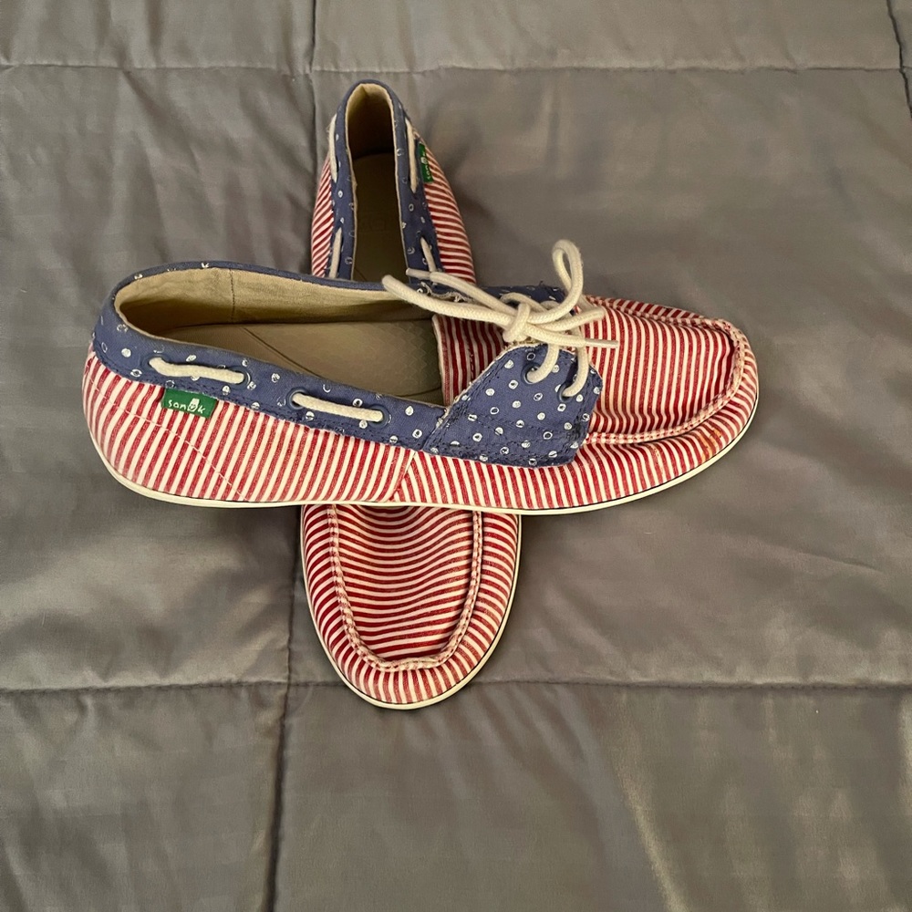 SANUKS (red/white/blue)